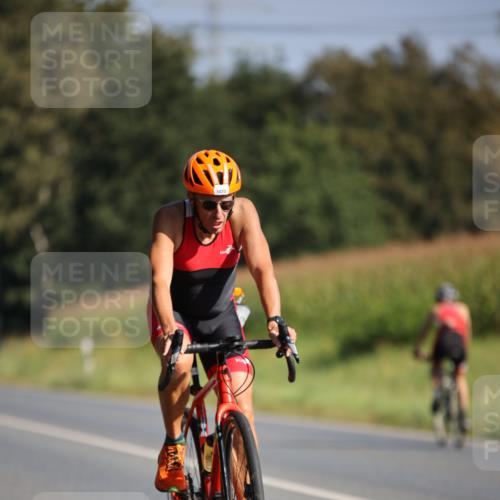 01.09.2024 - 17. Tribühne Triathlon H.Heesch http://msf.ph/oto/6939247 01.09.2024 10:30:04 Radfahren 277, 296, 1070 meine-sportfotos.de