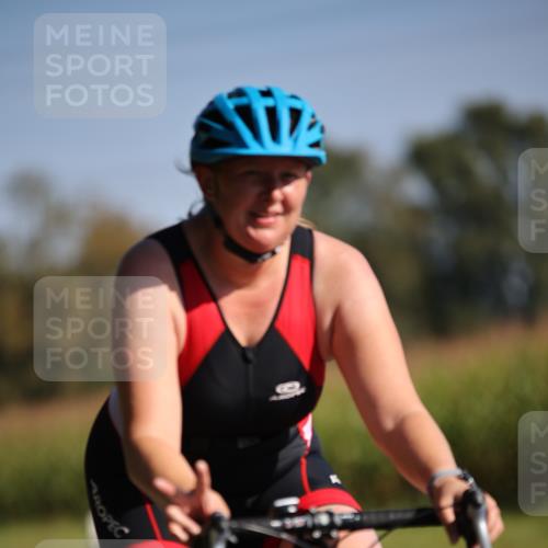 01.09.2024 - 17. Tribühne Triathlon H.Heesch http://msf.ph/oto/6939343 01.09.2024 10:30:15 Radfahren 1074 meine-sportfotos.de