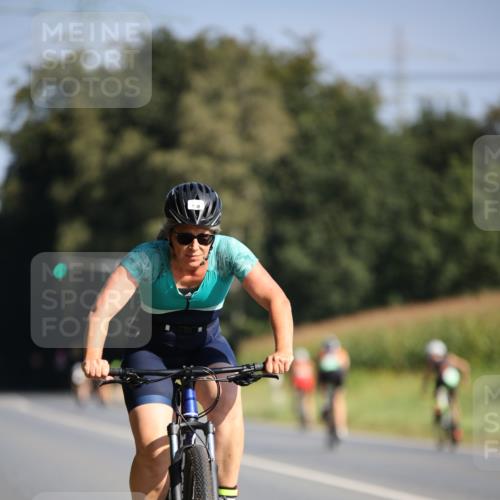 01.09.2024 - 17. Tribühne Triathlon H.Heesch http://msf.ph/oto/6939380 01.09.2024 10:30:52 Radfahren 150, 200, 267, 272, 293, 297, 1071 meine-sportfotos.de
