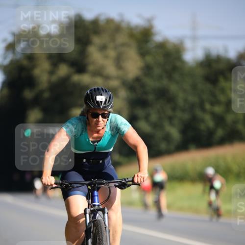 01.09.2024 - 17. Tribühne Triathlon H.Heesch http://msf.ph/oto/6939385 01.09.2024 10:30:52 Radfahren 150, 200, 267, 272, 293, 297, 1071 meine-sportfotos.de