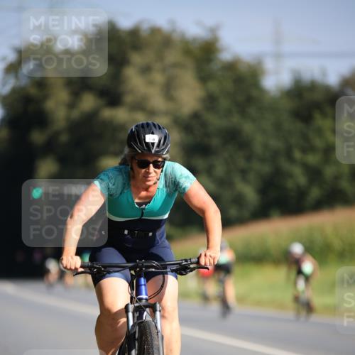 01.09.2024 - 17. Tribühne Triathlon H.Heesch http://msf.ph/oto/6939390 01.09.2024 10:30:52 Radfahren 150, 200, 267, 272, 293, 297, 1071 meine-sportfotos.de