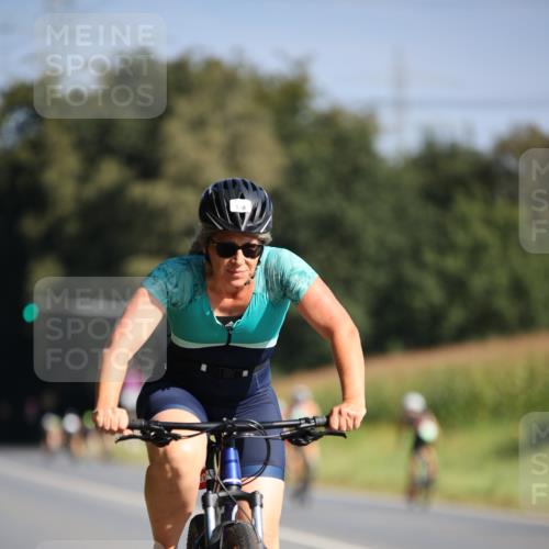 01.09.2024 - 17. Tribühne Triathlon H.Heesch http://msf.ph/oto/6939400 01.09.2024 10:30:52 Radfahren 150, 200, 267, 272, 293, 297, 1071 meine-sportfotos.de