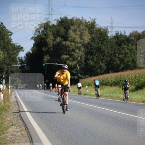 01.09.2024 - 17. Tribühne Triathlon H.Heesch http://msf.ph/oto/6939425 01.09.2024 10:30:59 Radfahren 213, 231, 272, 293, 297, 1071 meine-sportfotos.de