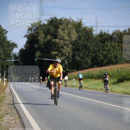 01.09.2024 - 17. Tribühne Triathlon H.Heesch http://msf.ph/oto/6939443 01.09.2024 10:30:59 Radfahren 213, 231, 272, 293, 297, 1071 meine-sportfotos.de