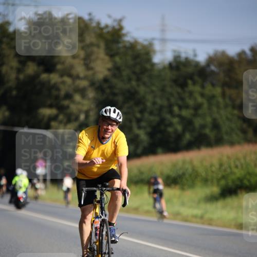 01.09.2024 - 17. Tribühne Triathlon H.Heesch http://msf.ph/oto/6939458 01.09.2024 10:31:00 Radfahren 213, 231, 272, 297, 1071 meine-sportfotos.de