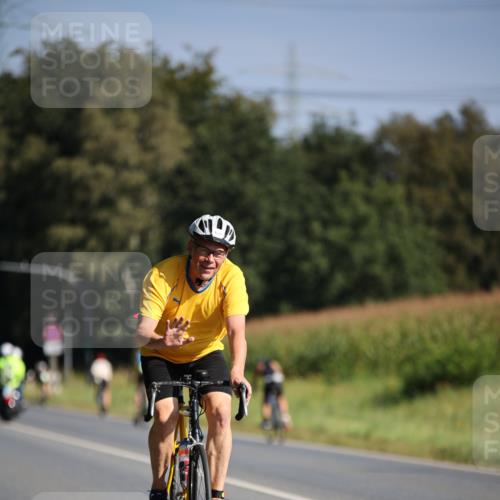 01.09.2024 - 17. Tribühne Triathlon H.Heesch http://msf.ph/oto/6939466 01.09.2024 10:31:00 Radfahren 213, 231, 272, 297, 1071 meine-sportfotos.de