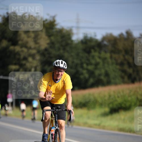 01.09.2024 - 17. Tribühne Triathlon H.Heesch http://msf.ph/oto/6939471 01.09.2024 10:31:00 Radfahren 213, 231, 272, 297, 1071 meine-sportfotos.de