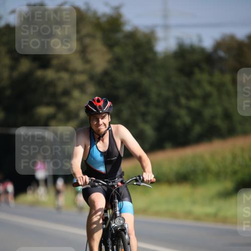 01.09.2024 - 17. Tribühne Triathlon H.Heesch http://msf.ph/oto/6939540 01.09.2024 10:31:45 Radfahren 187, 232, 242, 259, 303, 304, 1062 meine-sportfotos.de
