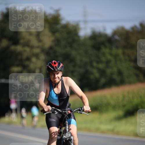 01.09.2024 - 17. Tribühne Triathlon H.Heesch http://msf.ph/oto/6939549 01.09.2024 10:31:45 Radfahren 187, 232, 242, 259, 303, 304, 1062 meine-sportfotos.de