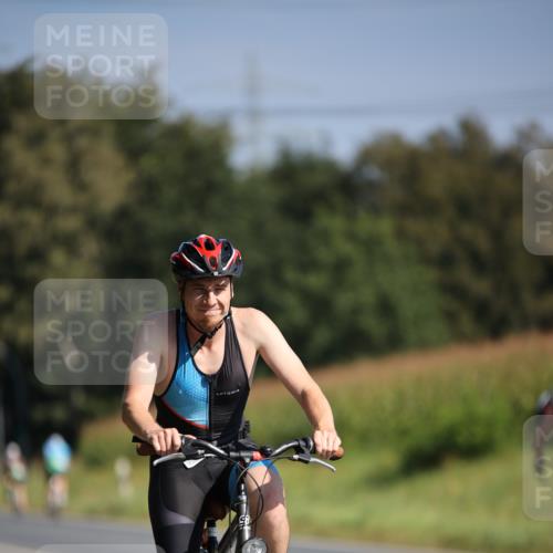 01.09.2024 - 17. Tribühne Triathlon H.Heesch http://msf.ph/oto/6939557 01.09.2024 10:31:45 Radfahren 187, 232, 242, 259, 303, 304, 1062 meine-sportfotos.de
