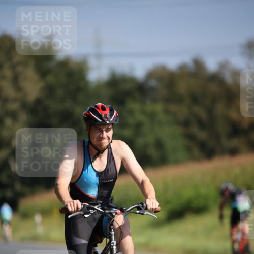 01.09.2024 - 17. Tribühne Triathlon H.Heesch http://msf.ph/oto/6939562 01.09.2024 10:31:45 Radfahren 187, 232, 242, 259, 303, 304, 1062 meine-sportfotos.de