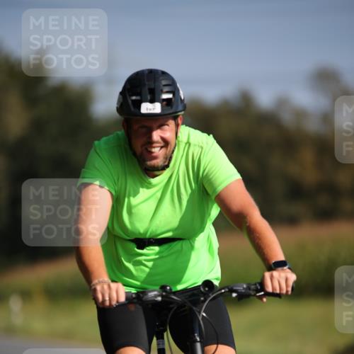 01.09.2024 - 17. Tribühne Triathlon H.Heesch http://msf.ph/oto/6939646 01.09.2024 10:32:14 Radfahren 140, 167, 211, 221, 228 meine-sportfotos.de