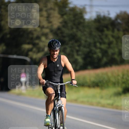 01.09.2024 - 17. Tribühne Triathlon H.Heesch http://msf.ph/oto/6939660 01.09.2024 10:32:23 Radfahren 140, 175, 211 meine-sportfotos.de