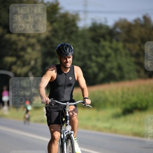 01.09.2024 - 17. Tribühne Triathlon H.Heesch http://msf.ph/oto/6939678 01.09.2024 10:32:23 Radfahren 140, 175, 211 meine-sportfotos.de