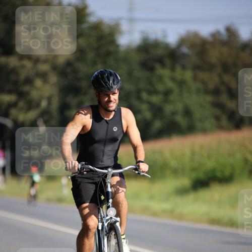 01.09.2024 - 17. Tribühne Triathlon H.Heesch http://msf.ph/oto/6939682 01.09.2024 10:32:23 Radfahren 140, 175, 211 meine-sportfotos.de