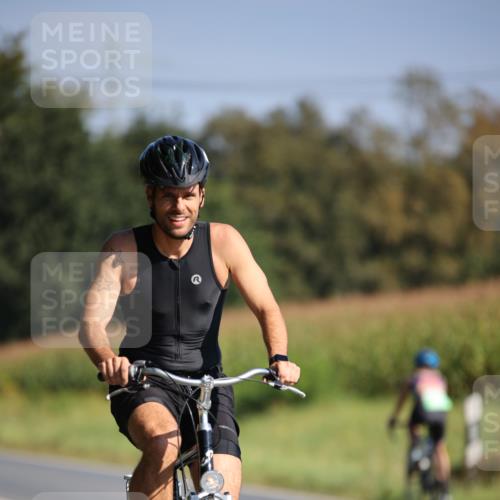 01.09.2024 - 17. Tribühne Triathlon H.Heesch http://msf.ph/oto/6939699 01.09.2024 10:32:24 Radfahren 140, 175, 211 meine-sportfotos.de