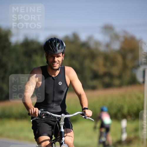 01.09.2024 - 17. Tribühne Triathlon H.Heesch http://msf.ph/oto/6939703 01.09.2024 10:32:24 Radfahren 140, 175, 211 meine-sportfotos.de