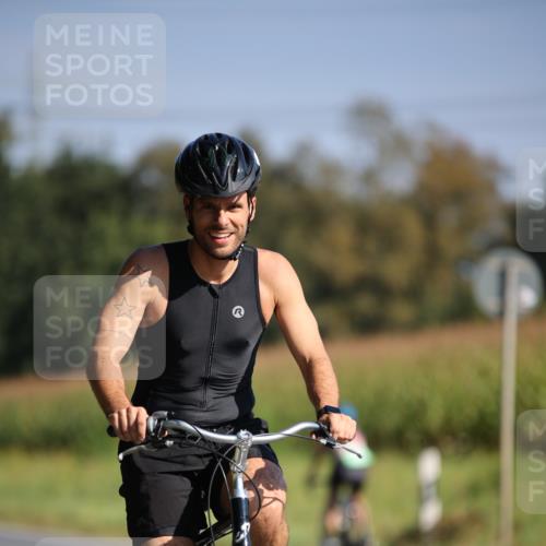 01.09.2024 - 17. Tribühne Triathlon H.Heesch http://msf.ph/oto/6939707 01.09.2024 10:32:24 Radfahren 140, 175, 211 meine-sportfotos.de