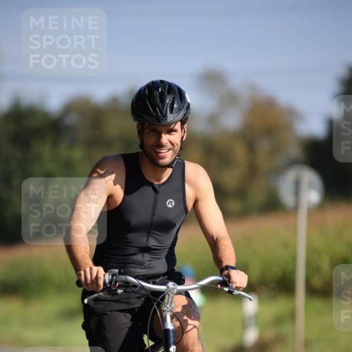 01.09.2024 - 17. Tribühne Triathlon H.Heesch http://msf.ph/oto/6939711 01.09.2024 10:32:24 Radfahren 140, 175, 211 meine-sportfotos.de