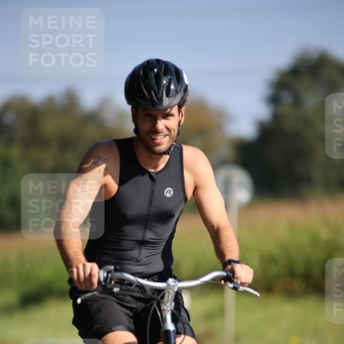 01.09.2024 - 17. Tribühne Triathlon H.Heesch http://msf.ph/oto/6939715 01.09.2024 10:32:24 Radfahren 140, 175, 211 meine-sportfotos.de