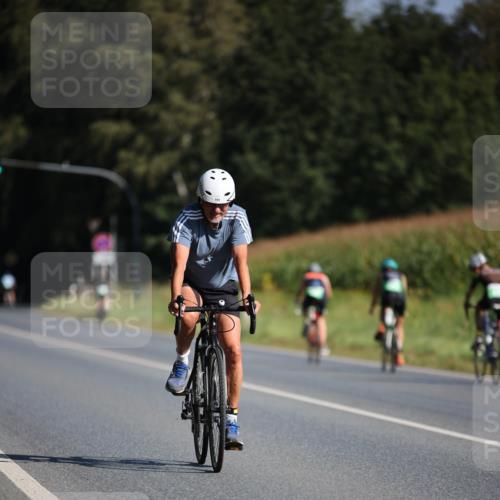 01.09.2024 - 17. Tribühne Triathlon H.Heesch http://msf.ph/oto/6939869 01.09.2024 10:34:16 Radfahren 141, 158, 192 meine-sportfotos.de