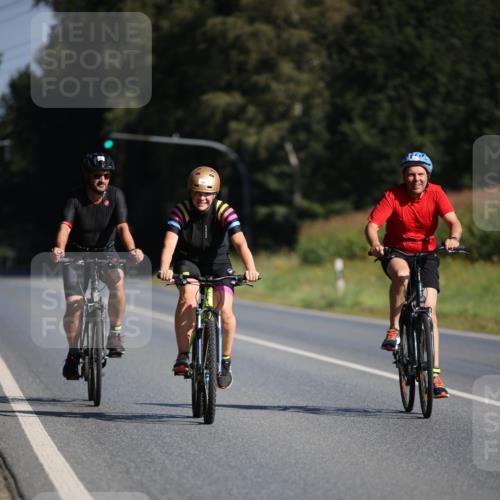 01.09.2024 - 17. Tribühne Triathlon H.Heesch http://msf.ph/oto/6940151 01.09.2024 10:35:21 Radfahren 142, 165, 166 meine-sportfotos.de