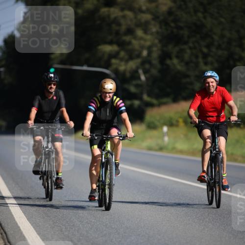 01.09.2024 - 17. Tribühne Triathlon H.Heesch http://msf.ph/oto/6940163 01.09.2024 10:35:21 Radfahren 142, 165, 166 meine-sportfotos.de