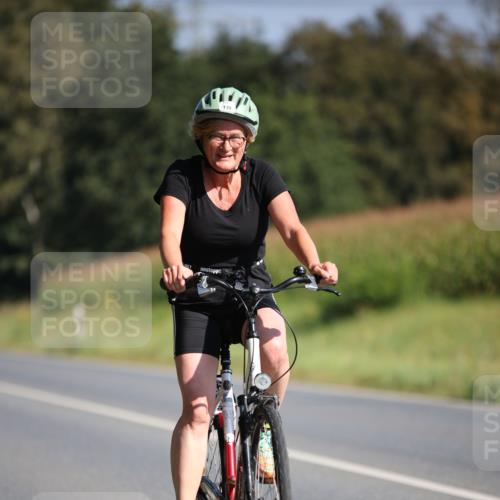 01.09.2024 - 17. Tribühne Triathlon H.Heesch http://msf.ph/oto/6940392 01.09.2024 10:36:23 Radfahren 139, 262 meine-sportfotos.de