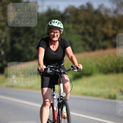 01.09.2024 - 17. Tribühne Triathlon H.Heesch http://msf.ph/oto/6940396 01.09.2024 10:36:23 Radfahren 139, 262 meine-sportfotos.de