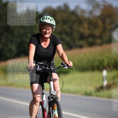 01.09.2024 - 17. Tribühne Triathlon H.Heesch http://msf.ph/oto/6940405 01.09.2024 10:36:23 Radfahren 139, 262 meine-sportfotos.de
