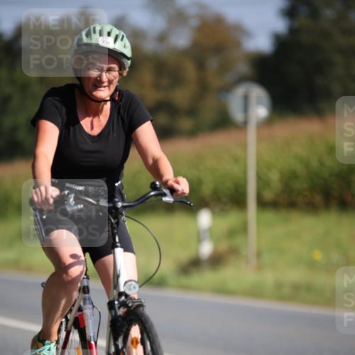 01.09.2024 - 17. Tribühne Triathlon H.Heesch http://msf.ph/oto/6940412 01.09.2024 10:36:23 Radfahren 139, 262 meine-sportfotos.de