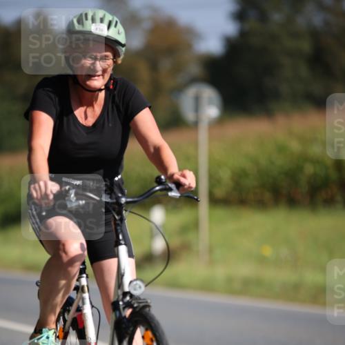 01.09.2024 - 17. Tribühne Triathlon H.Heesch http://msf.ph/oto/6940416 01.09.2024 10:36:23 Radfahren 139, 262 meine-sportfotos.de