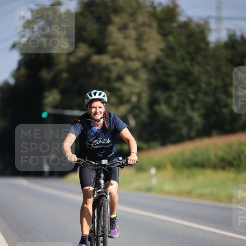 01.09.2024 - 17. Tribühne Triathlon H.Heesch http://msf.ph/oto/6940441 01.09.2024 10:37:09 Radfahren 235, 1068 meine-sportfotos.de