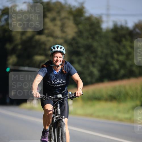 01.09.2024 - 17. Tribühne Triathlon H.Heesch http://msf.ph/oto/6940462 01.09.2024 10:37:09 Radfahren 235, 1068 meine-sportfotos.de