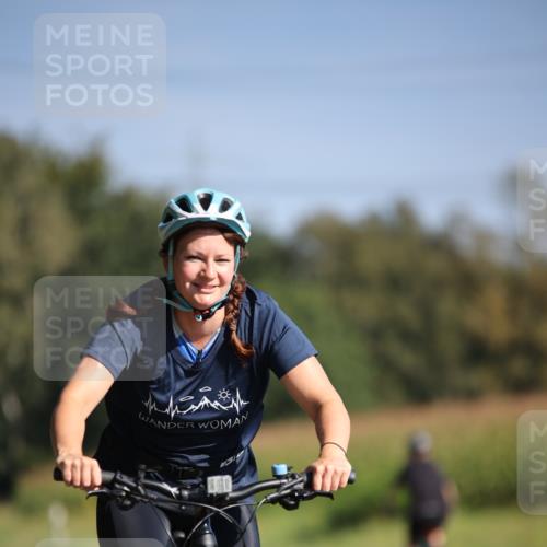01.09.2024 - 17. Tribühne Triathlon H.Heesch http://msf.ph/oto/6940495 01.09.2024 10:37:10 Radfahren 235, 1068 meine-sportfotos.de