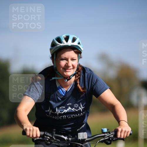 01.09.2024 - 17. Tribühne Triathlon H.Heesch http://msf.ph/oto/6940506 01.09.2024 10:37:10 Radfahren 235, 1068 meine-sportfotos.de