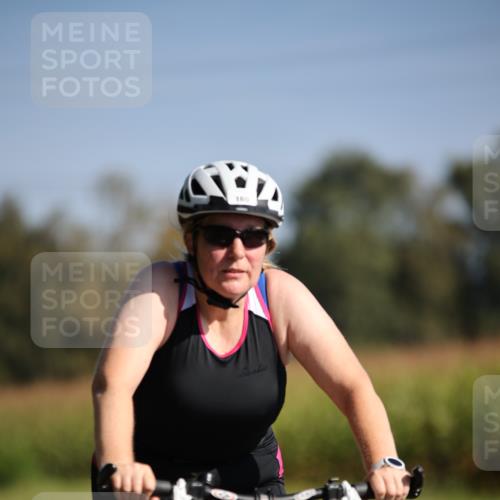 01.09.2024 - 17. Tribühne Triathlon H.Heesch http://msf.ph/oto/6940532 01.09.2024 10:37:44 Radfahren 160 meine-sportfotos.de