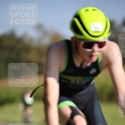 01.09.2024 - 17. Tribühne Triathlon H.Heesch http://msf.ph/oto/6940652 01.09.2024 10:40:41 Radfahren 179, 294 meine-sportfotos.de