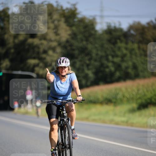 01.09.2024 - 17. Tribühne Triathlon H.Heesch http://msf.ph/oto/6940656 01.09.2024 10:40:51 Radfahren 138 meine-sportfotos.de
