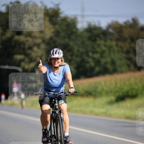 01.09.2024 - 17. Tribühne Triathlon H.Heesch http://msf.ph/oto/6940674 01.09.2024 10:40:51 Radfahren 138 meine-sportfotos.de