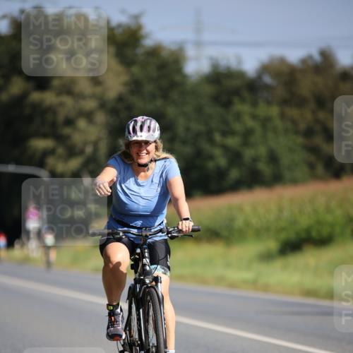 01.09.2024 - 17. Tribühne Triathlon H.Heesch http://msf.ph/oto/6940678 01.09.2024 10:40:51 Radfahren 138 meine-sportfotos.de