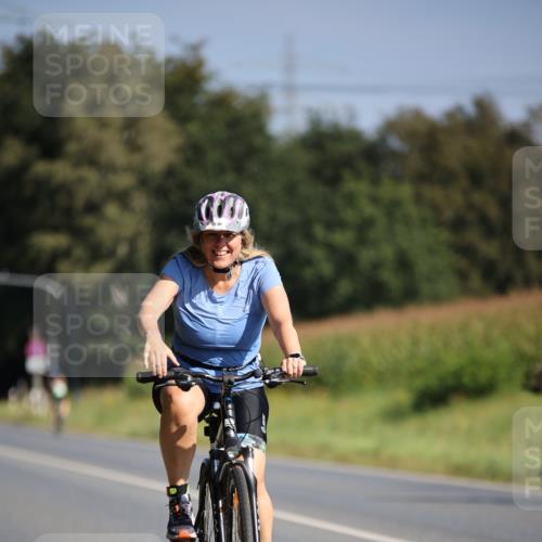 01.09.2024 - 17. Tribühne Triathlon H.Heesch http://msf.ph/oto/6940682 01.09.2024 10:40:52 Radfahren 138 meine-sportfotos.de