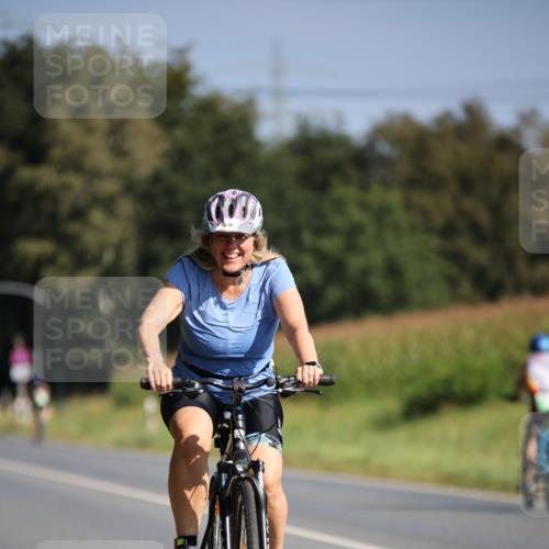 01.09.2024 - 17. Tribühne Triathlon H.Heesch http://msf.ph/oto/6940686 01.09.2024 10:40:52 Radfahren 138 meine-sportfotos.de
