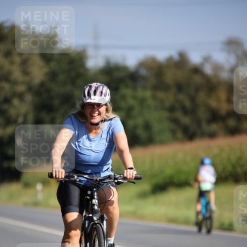 01.09.2024 - 17. Tribühne Triathlon H.Heesch http://msf.ph/oto/6940693 01.09.2024 10:40:52 Radfahren 138 meine-sportfotos.de