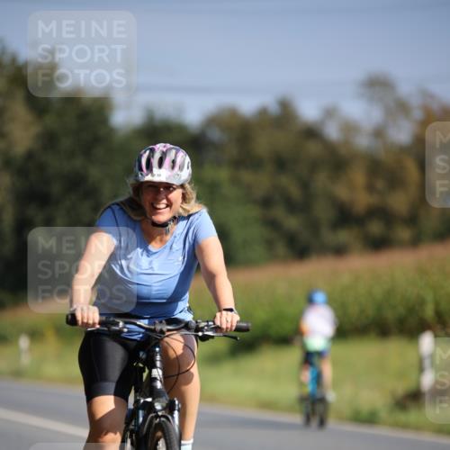 01.09.2024 - 17. Tribühne Triathlon H.Heesch http://msf.ph/oto/6940697 01.09.2024 10:40:52 Radfahren 138 meine-sportfotos.de