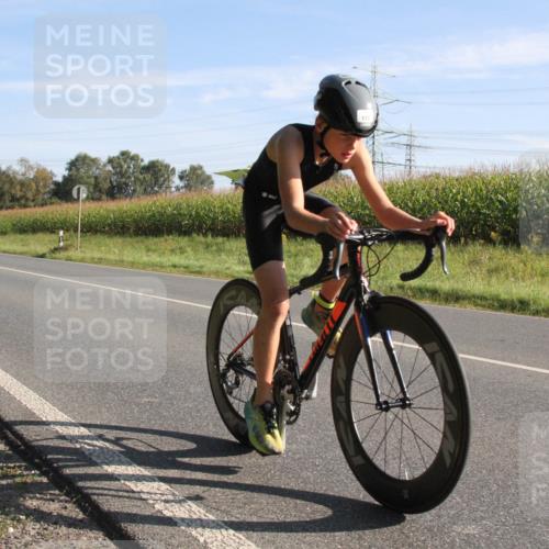 01.09.2024 - 17. Tribühne Triathlon H.Heesch http://msf.ph/oto/6940766 01.09.2024 09:37:02 Radfahren 114, 117 meine-sportfotos.de