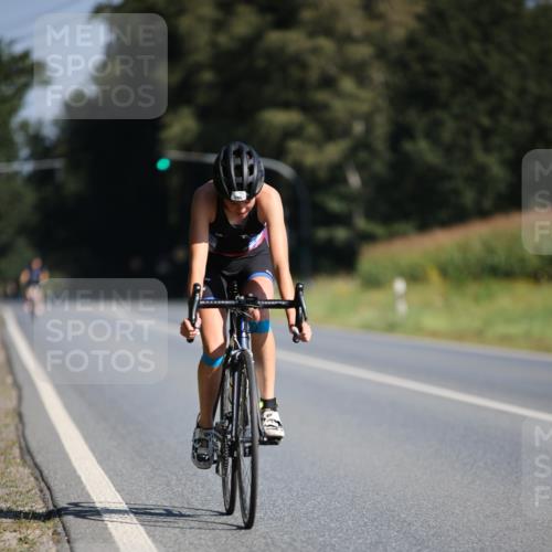 01.09.2024 - 17. Tribühne Triathlon H.Heesch http://msf.ph/oto/6940791 01.09.2024 10:41:53 Radfahren 268, 285 meine-sportfotos.de