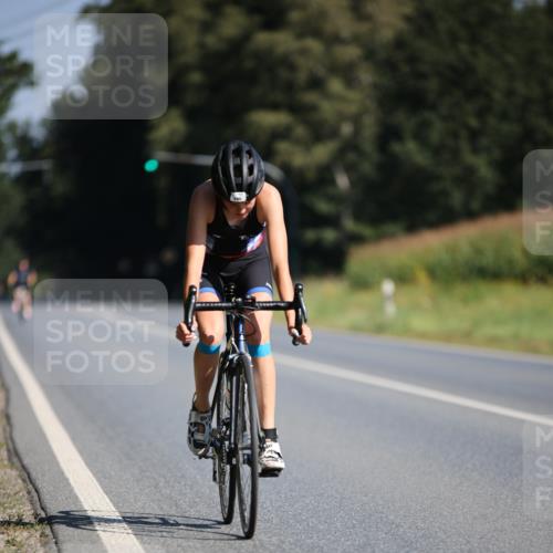 01.09.2024 - 17. Tribühne Triathlon H.Heesch http://msf.ph/oto/6940794 01.09.2024 10:41:53 Radfahren 268, 285 meine-sportfotos.de