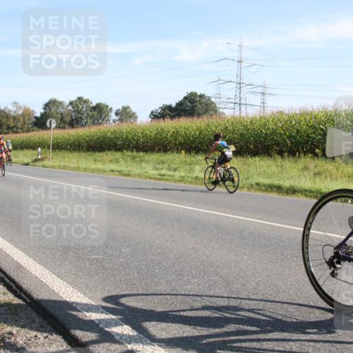 01.09.2024 - 17. Tribühne Triathlon H.Heesch http://msf.ph/oto/6940797 01.09.2024 09:38:59 Radfahren 67, 71, 83, 84, 90, 99, 106, 119, 130, 132 meine-sportfotos.de