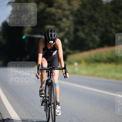 01.09.2024 - 17. Tribühne Triathlon H.Heesch http://msf.ph/oto/6940800 01.09.2024 10:41:53 Radfahren 268, 285 meine-sportfotos.de